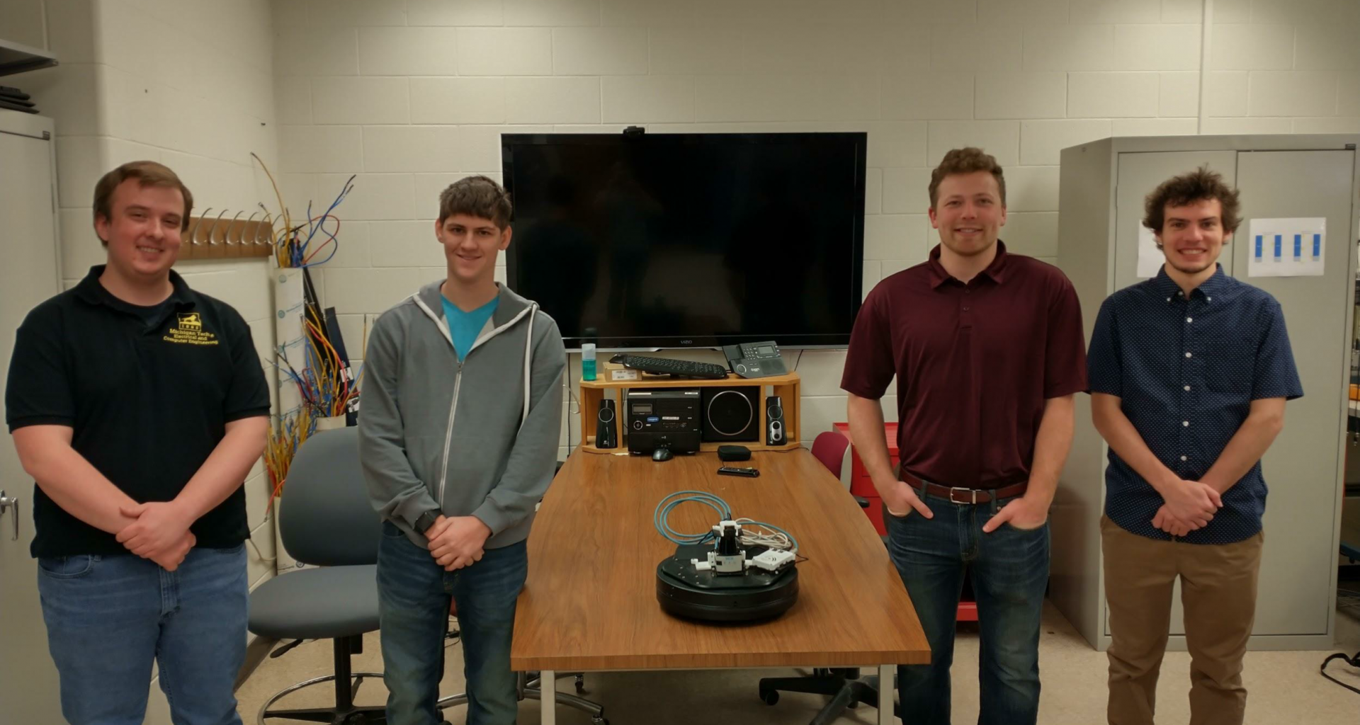 TiM$10K Challenge, Servotron: a robot made for the service industry